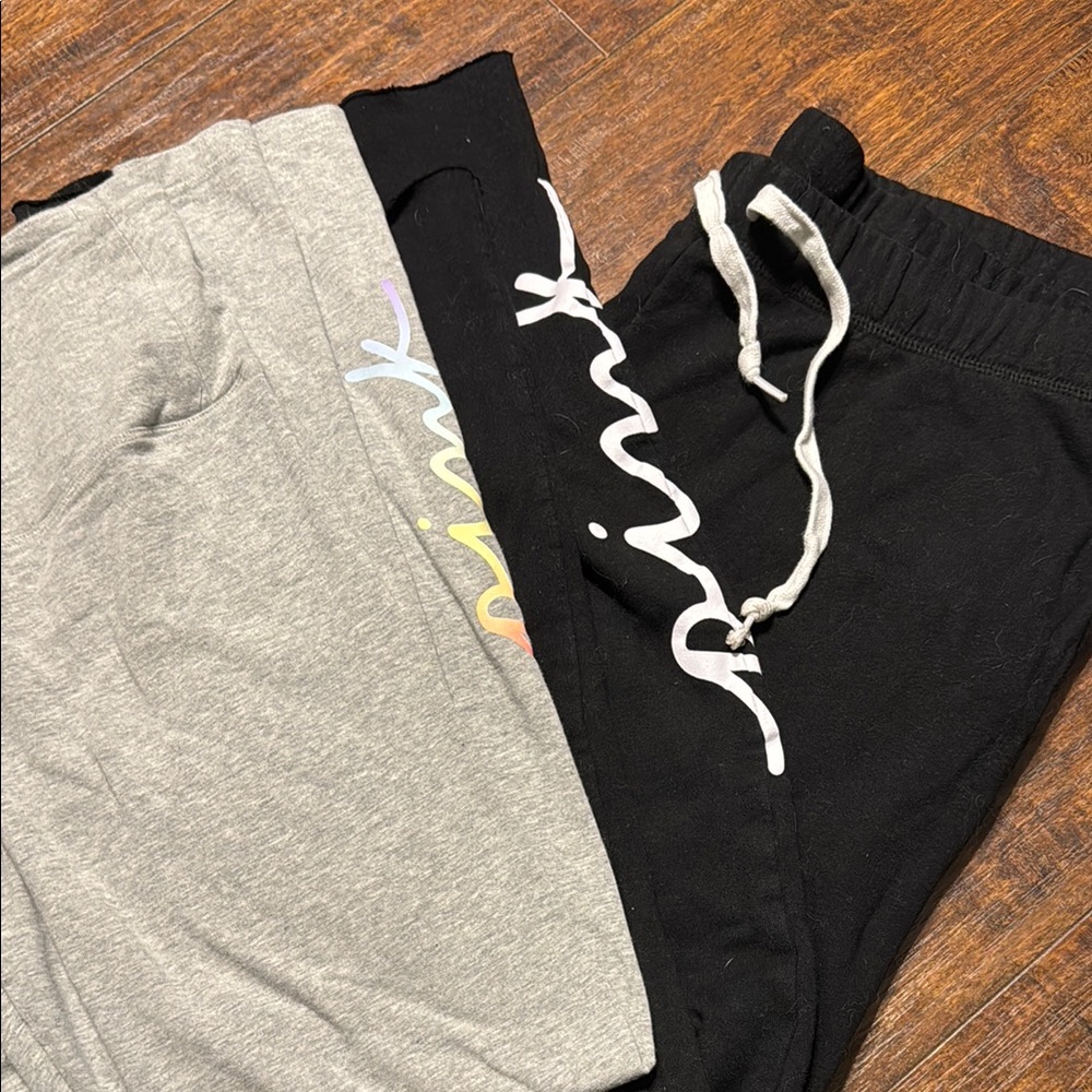 PINK Victoria’s Secret Lot: Black flared joggers and Gray leggings size L